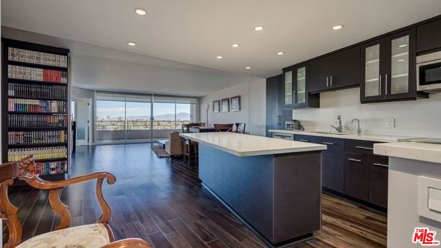 Property photo of 4265 Marina City DR