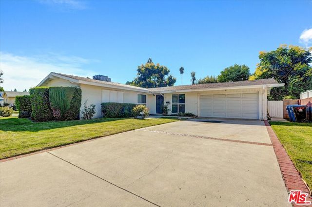 Property photo of 22928 Gault ST