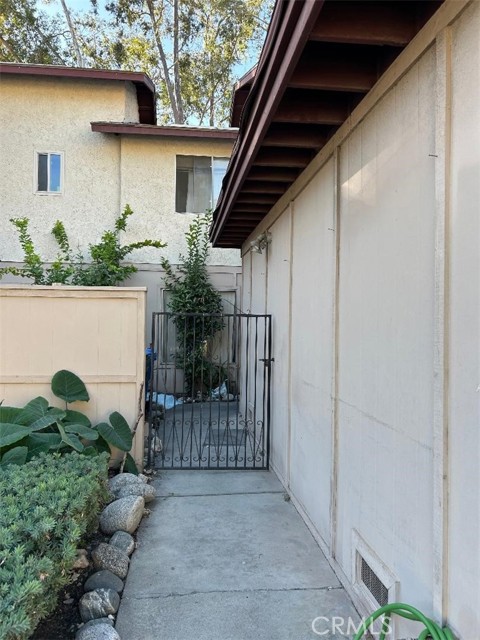 Property photo of 1286 N Pine Needle CT