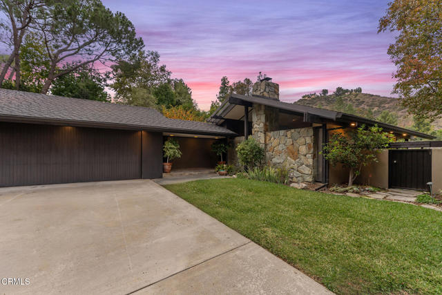 Property photo of 1345 Carnarvon DR