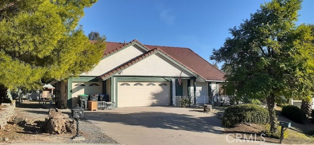 Property photo of 22065 Woodcreek LN