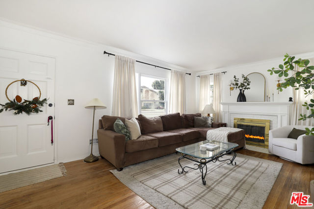 Property photo of 1745 S Bundy DR