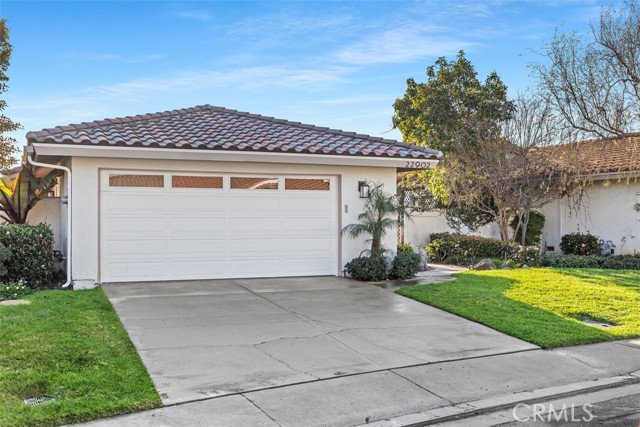 Property photo of 22902 Via Cruz