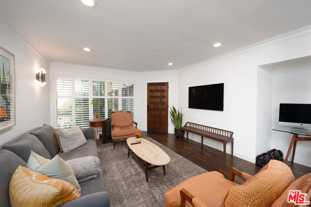 Property photo of 1615 N Laurel AV