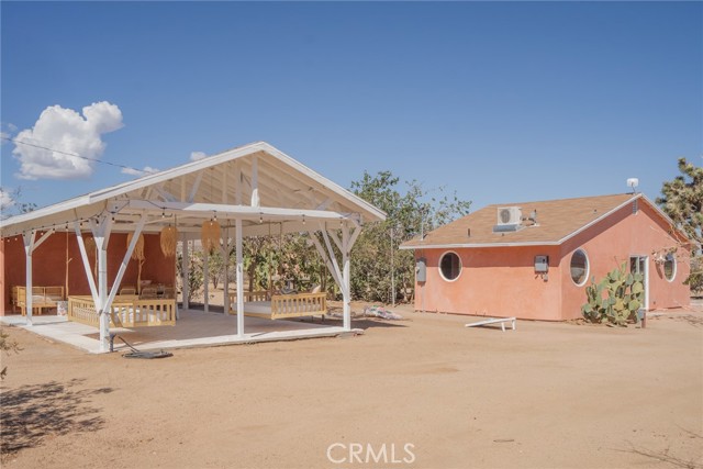 Property photo of 56345 Moonstone LN
