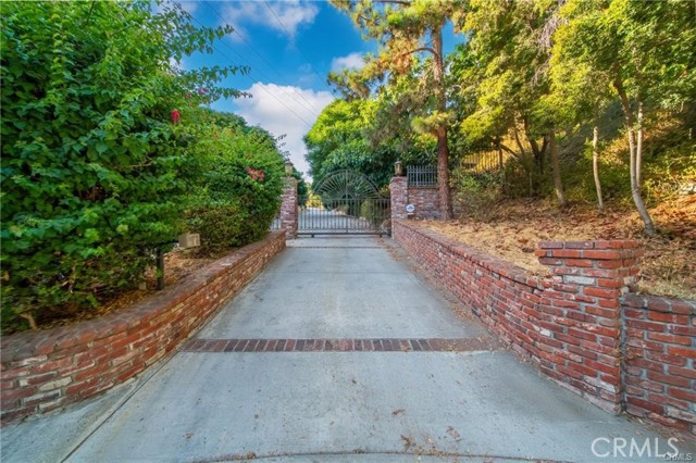 Property photo of 330 N Madison AV