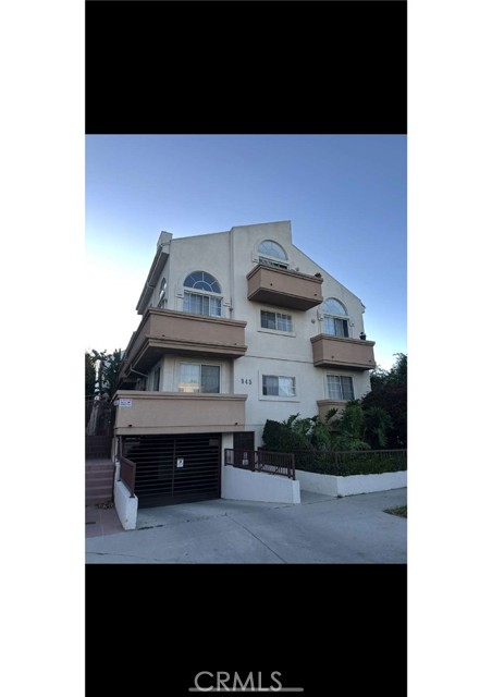 Photo of 945 N Hudson Av