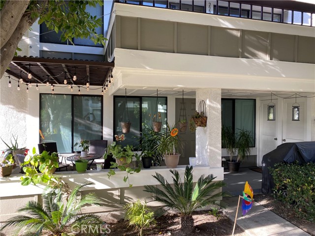 Property photo of 22272 Redwood Pointe