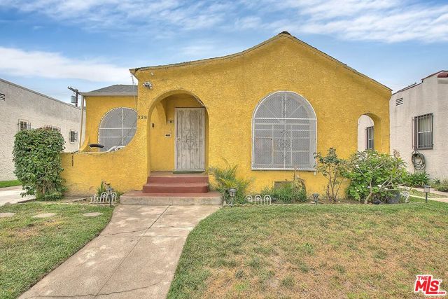 Property photo of 328 W 88th PL