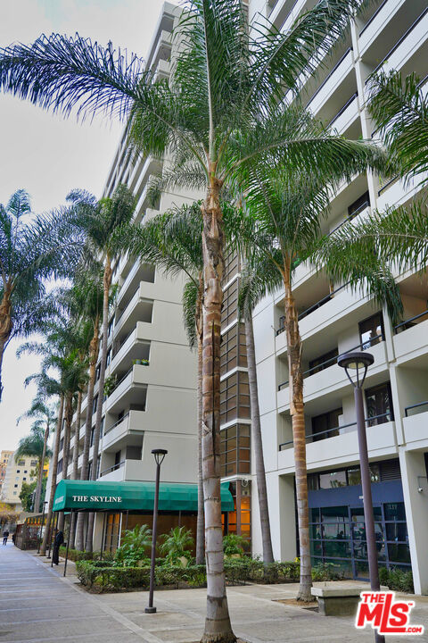 Property photo of 600 W 9th ST