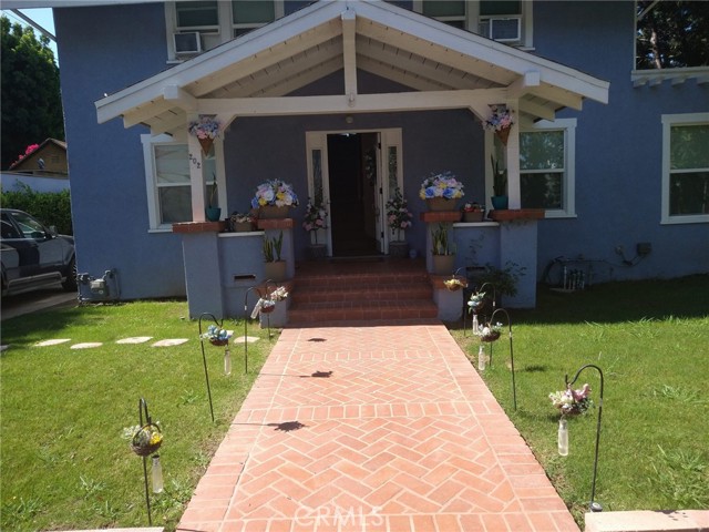 Property photo of 202 W 20th ST