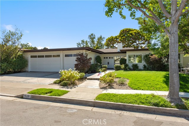 Property photo of 19281 Sierra Inez RD