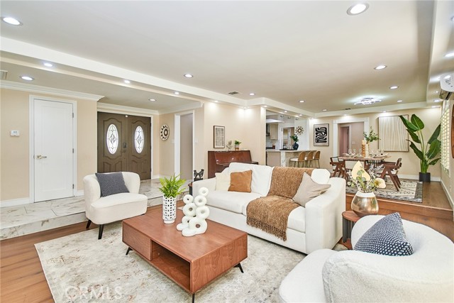 Property photo of 417 S Charvers AV