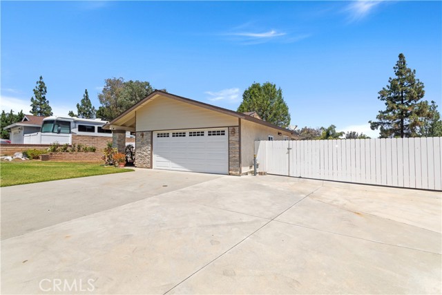 Property photo of 1633 W Ontario AV