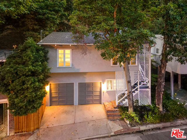 Property photo of 1113 N Beverly Glen BL