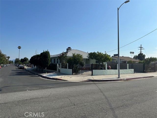 Property photo of 10842 Saticoy ST