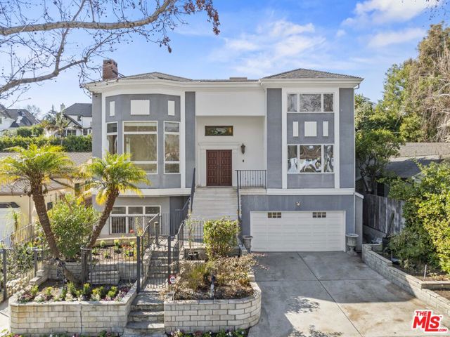 Property photo of 865 Warner AV
