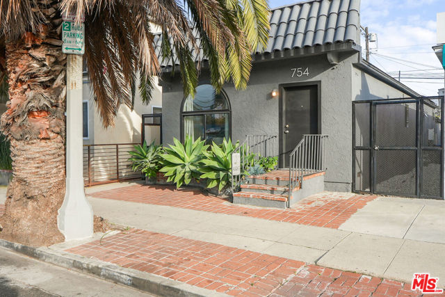 Property photo of 754 Washington BL