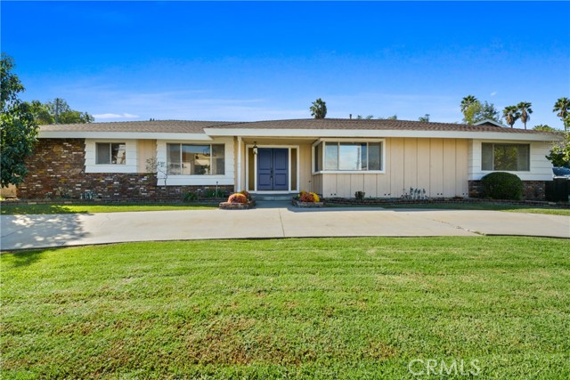 Property photo of 13744 Lomitas