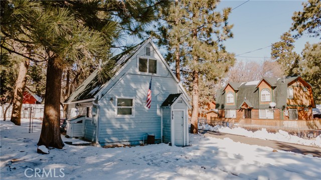 Property photo of 298 Holmes LN