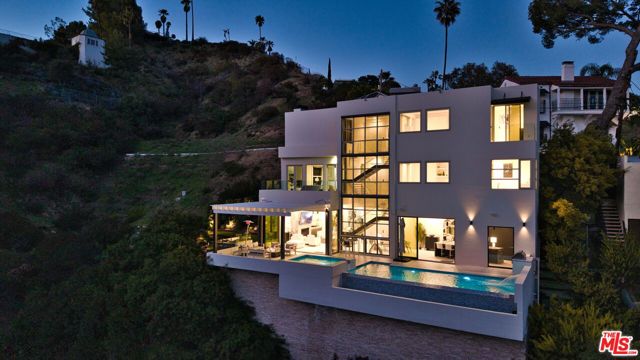 Property photo of 9304 Warbler WY