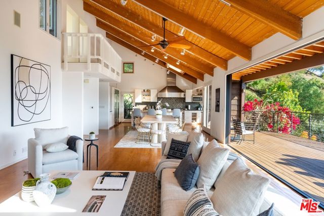Property photo of 21338 Colina DR