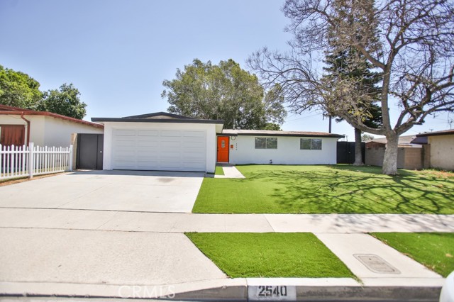 Property photo of 2540 W Picadilly WY