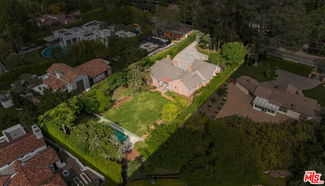 Property photo of 1639 Mandeville Canyon RD