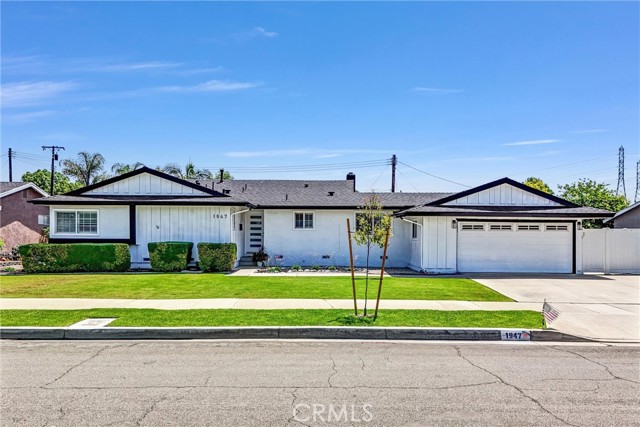 Property photo of 1947 N Sacramento ST