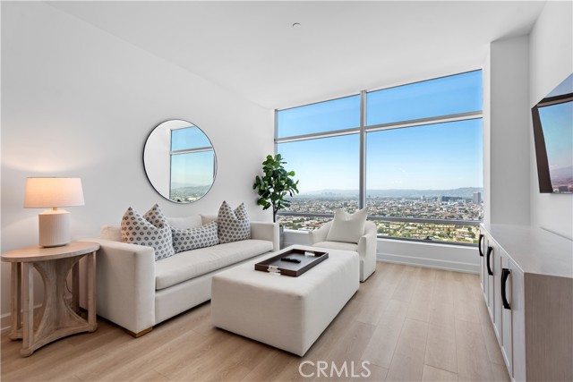 Property photo of 900 W Olympic BL