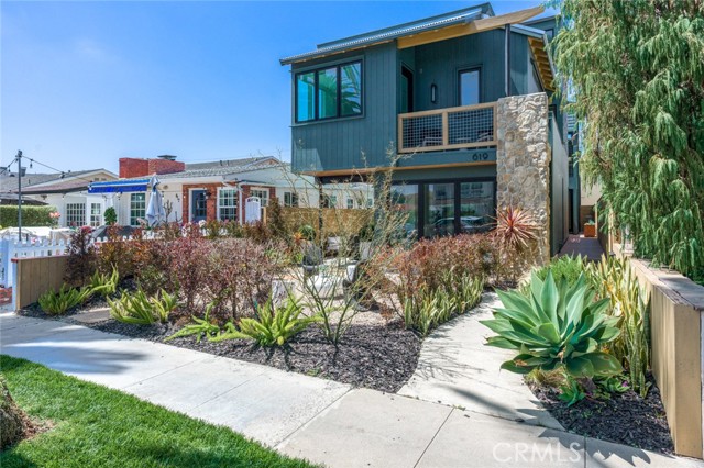 Property photo of 619 marguerite