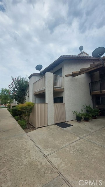 Property photo of 901 Golden Springs DR