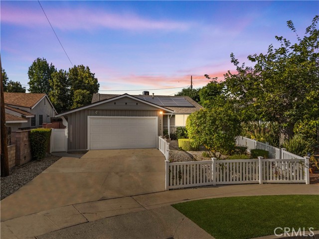 Property photo of 17955 Archwood ST