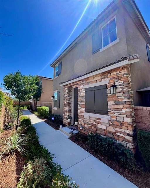 Photo of 174 Linden Ct