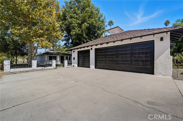 Property photo of 4557 Linwood pl