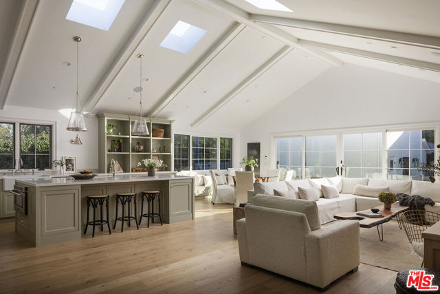 Property photo of 2515 Marguerita AV