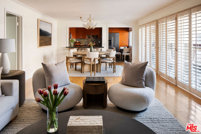 Property photo of 1121 N Olive DR