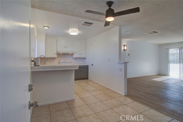 Photo of 6998 Lennox Av