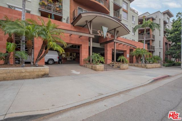 Property photo of 100 S Alameda ST