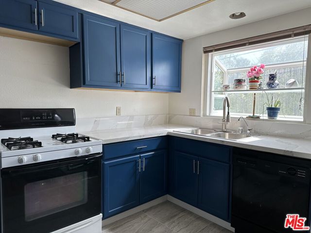 Property photo of 720 Waterloo ST