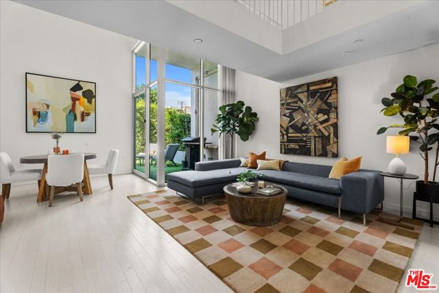 Property photo of 7917 Willoughby AV