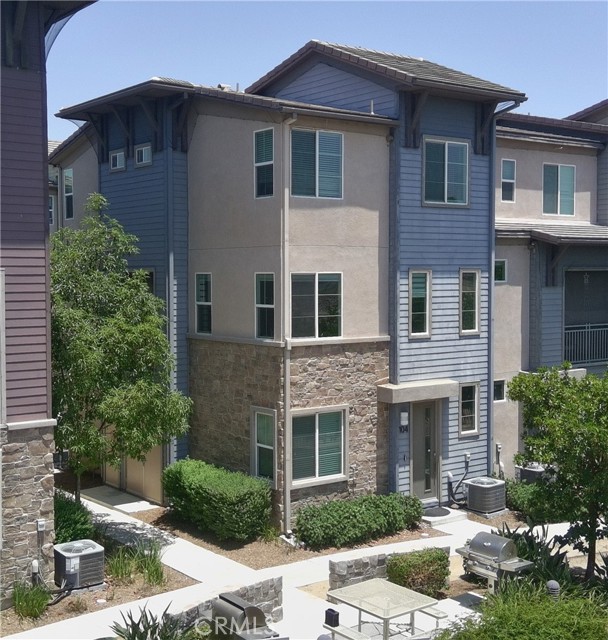 Property photo of 1014 Savi DR