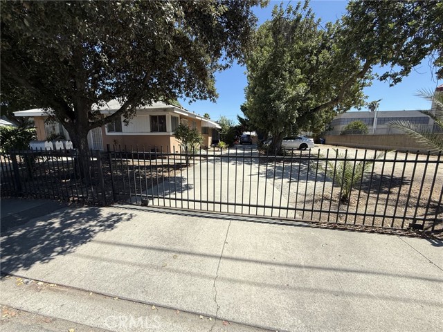 Property photo of 1160 E Pasadena ST