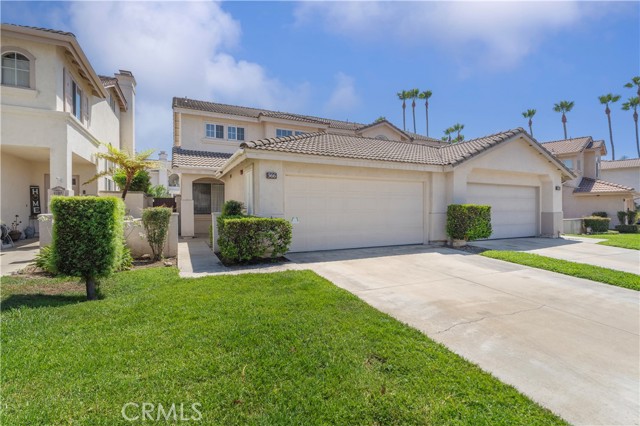 Property photo of 566 E Stephanie DR