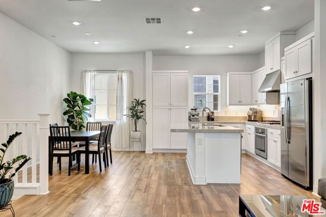 Property photo of 27408 Horizon View LN