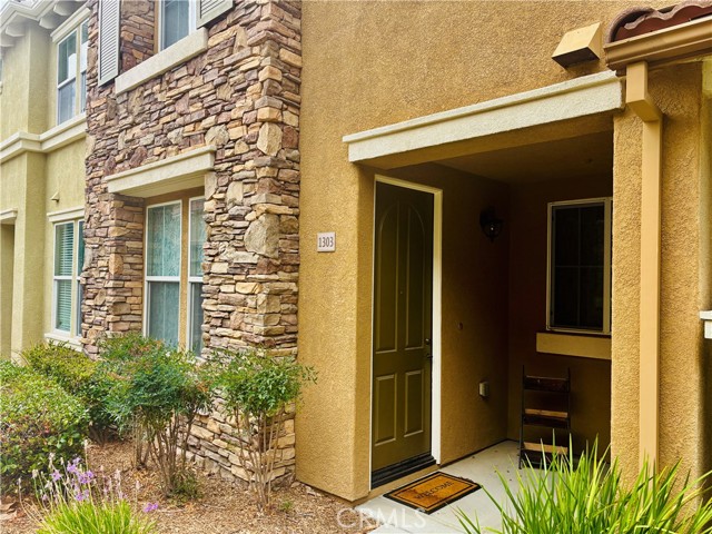 Property photo of 30505 Canyon Hills RD
