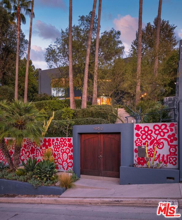 Property photo of 1962 Micheltorena ST