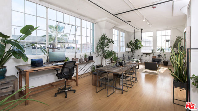 Property photo of 420 S San Pedro ST