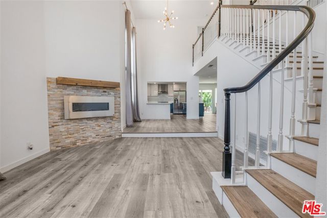 Property photo of 2481 S Bundy DR