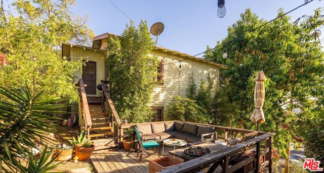 Property photo of 3634 Roseview AV